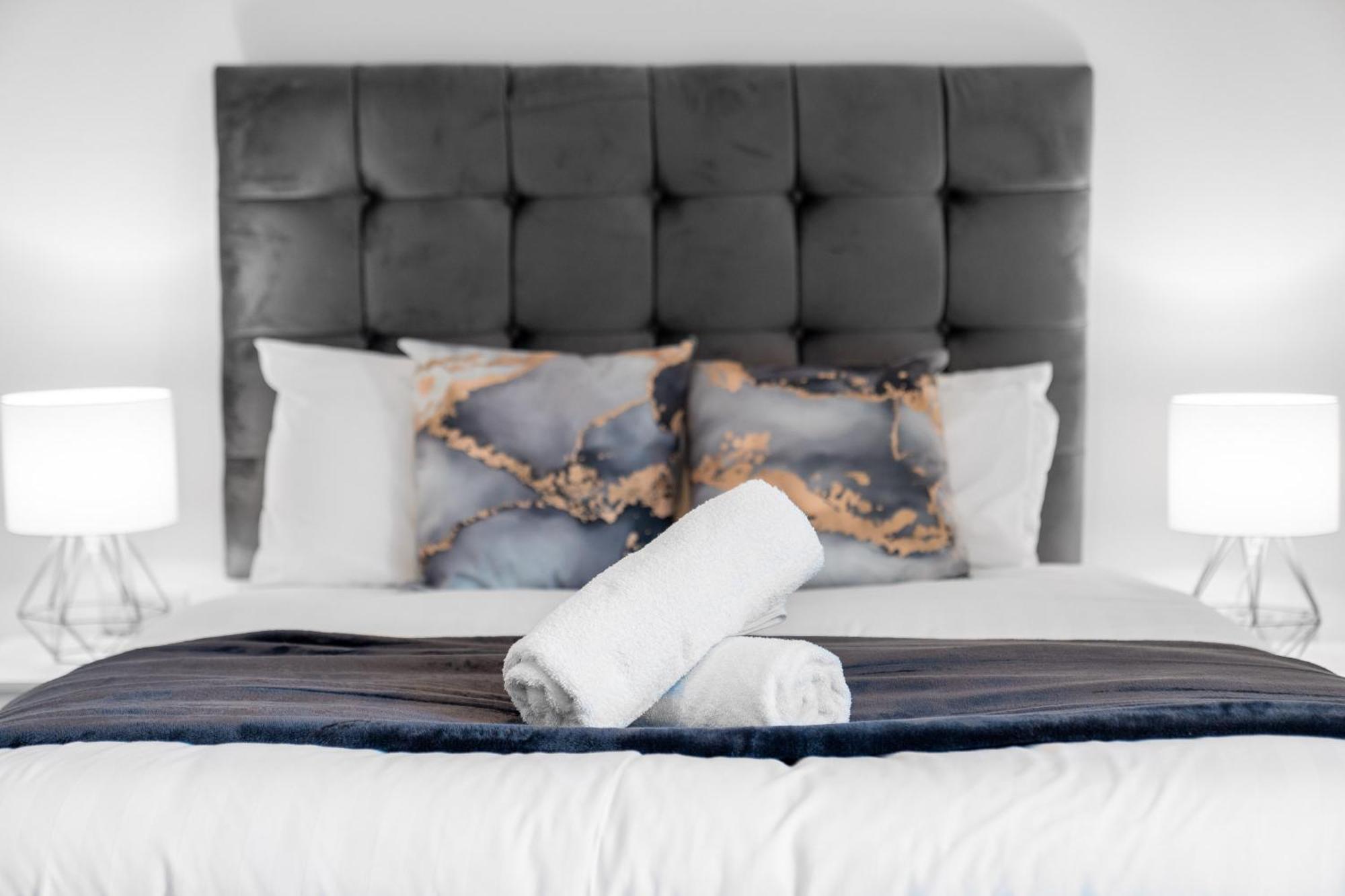 Stylish 2 Bedroom Apartment - Balcony - Secure Parking - Top Rated - 5Mc Birmingham Exteriör bild