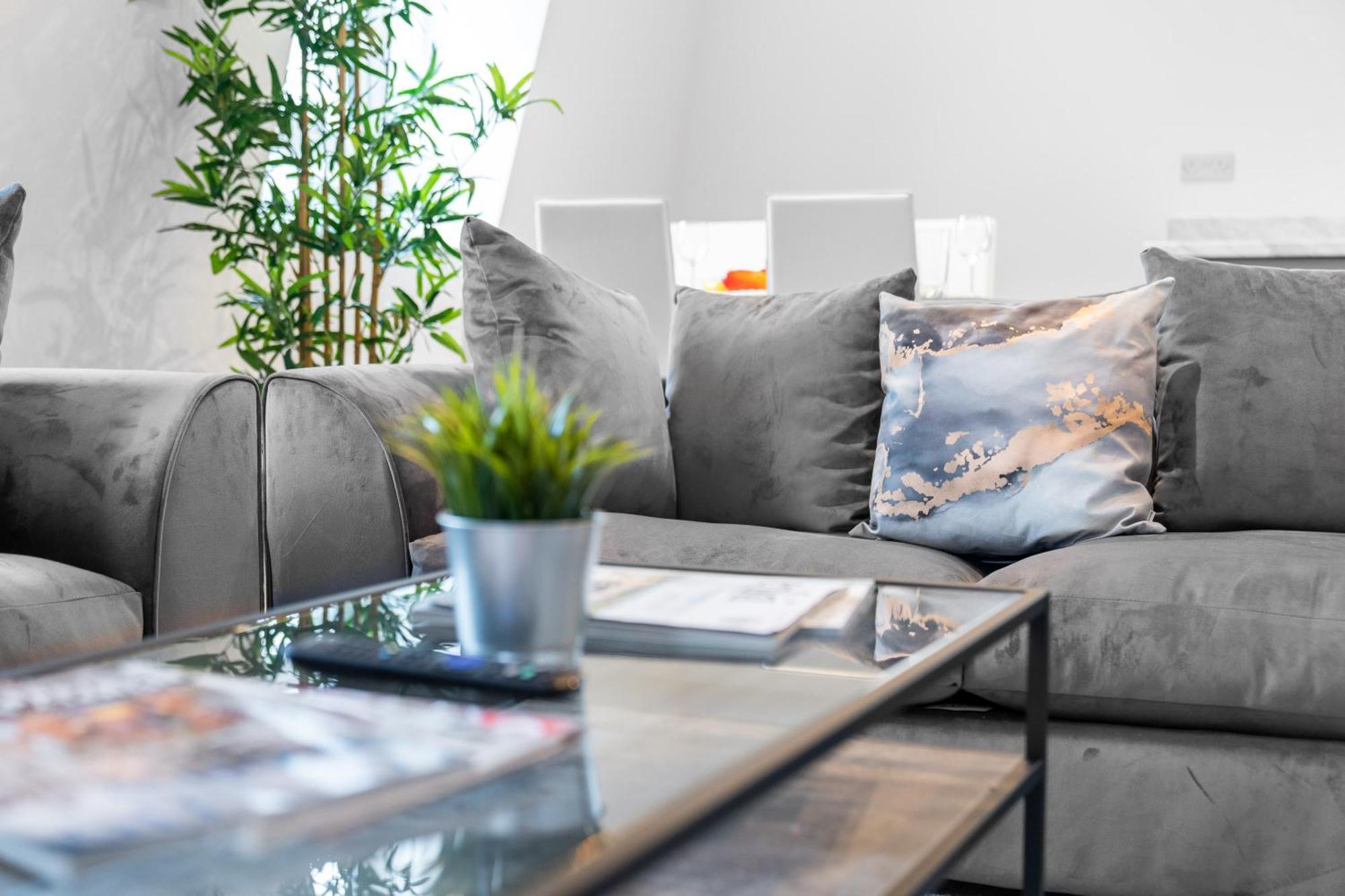 Stylish 2 Bedroom Apartment - Balcony - Secure Parking - Top Rated - 5Mc Birmingham Exteriör bild