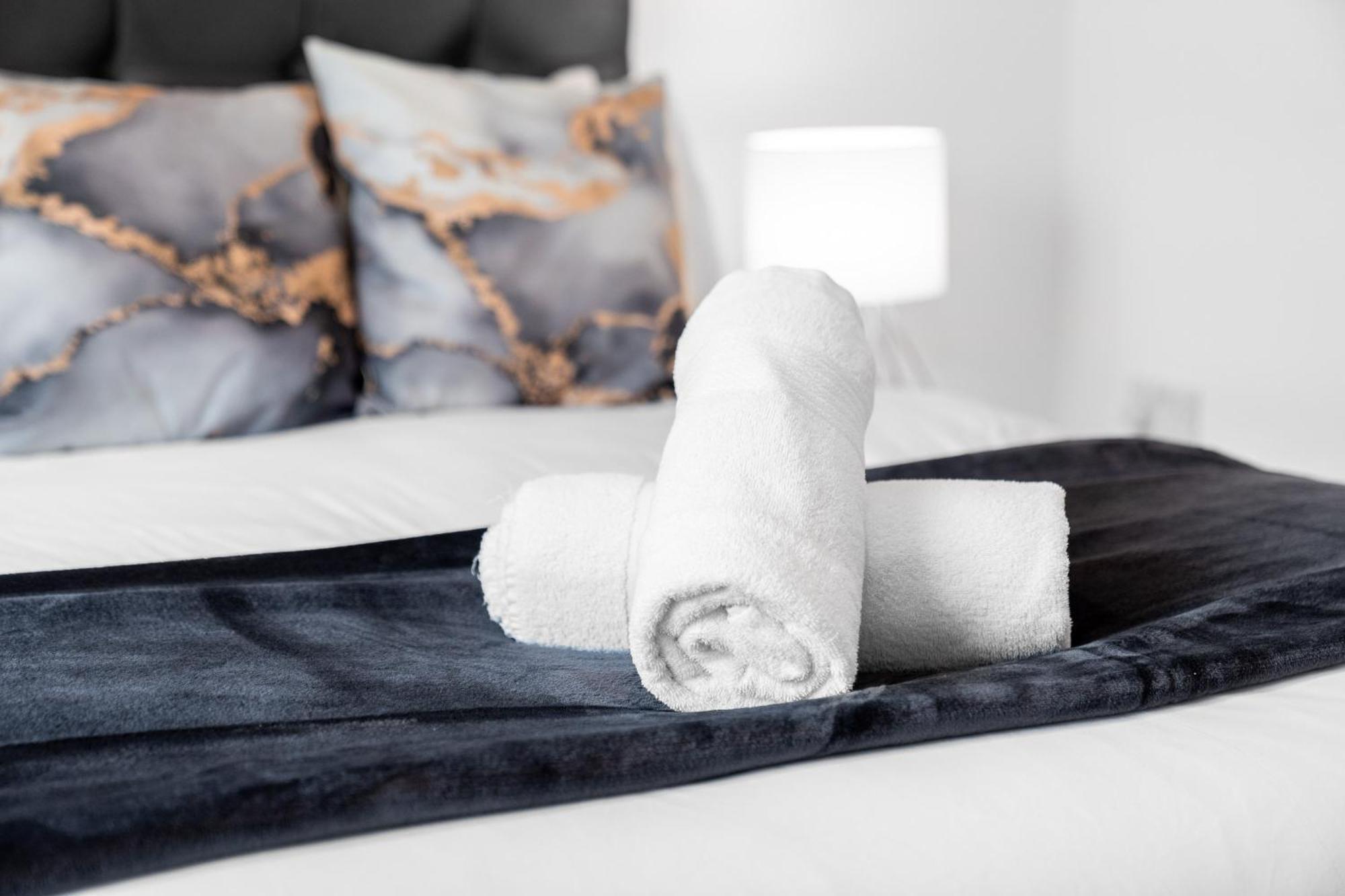 Stylish 2 Bedroom Apartment - Balcony - Secure Parking - Top Rated - 5Mc Birmingham Exteriör bild